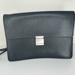 Louis Vuitton clutch Taiga leather